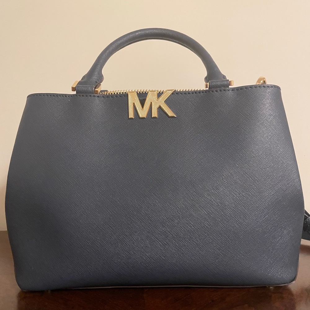 MK purse: gently used.